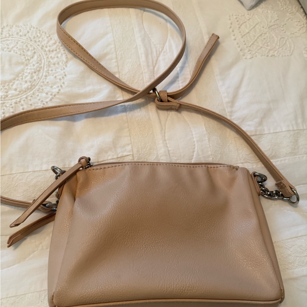Kenneth Cole Reaction light pink Crossbody Bag with Adjustable Strap - Picture 4 of 9